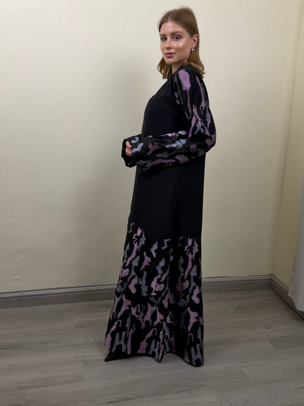Plum Thread Abaya