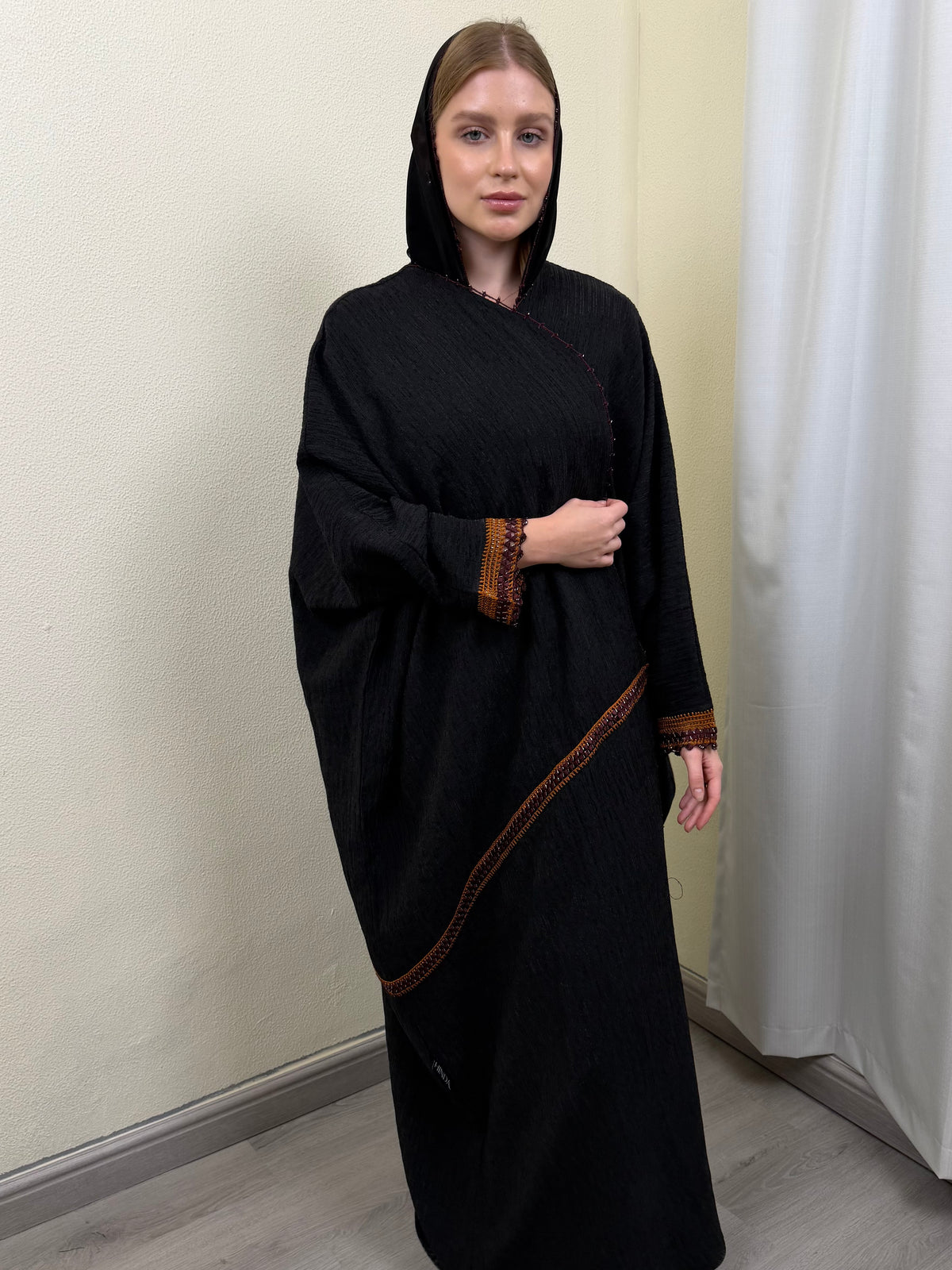 Makhmal Bloom Abaya 🤎🍷