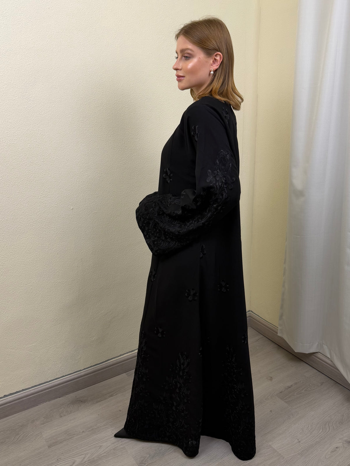 Flower Thread Abaya
